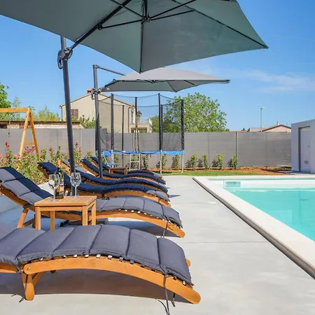 4 Bedroom Pet Friendly In Sikici * Póla