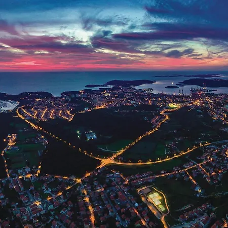 4 Bedroom Pet Friendly In Sikici