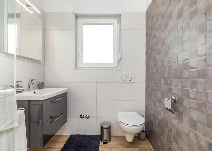 4 Bedroom Pet Friendly In Sikici بيت للعطل بولا