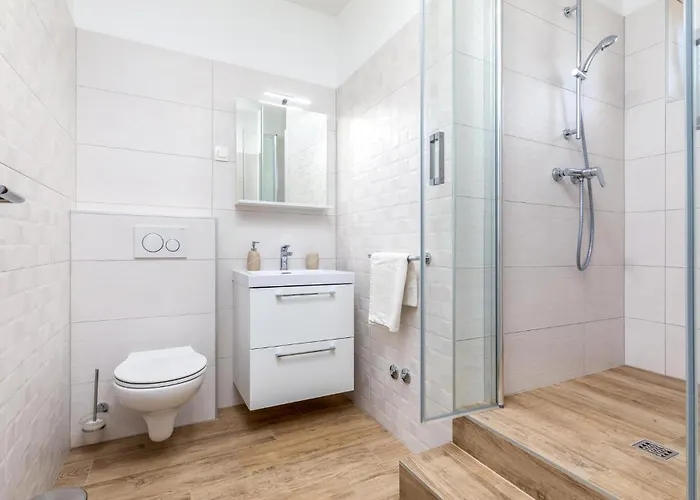 4 Bedroom Pet Friendly In Sikici بولا