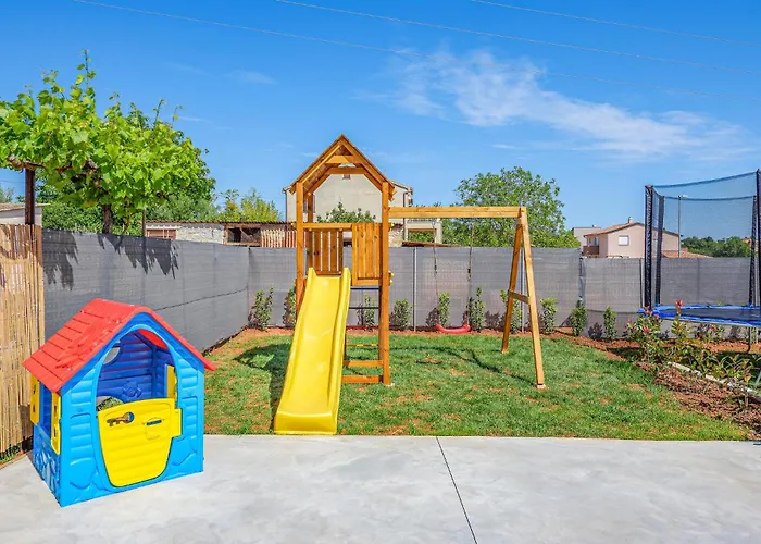 بيت للعطل 4 Bedroom Pet Friendly In Sikici *