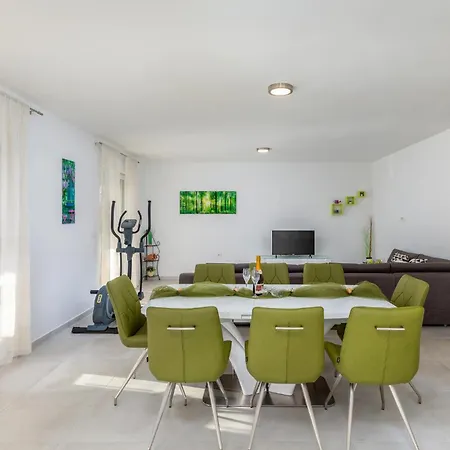 Gorgeous In Sikici With Kitchen Holiday home *
