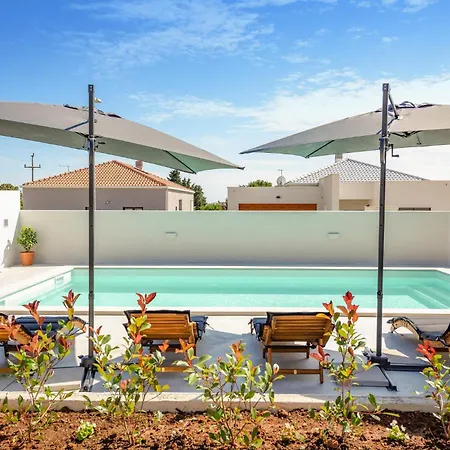Pet Friendly In Sikici Pula