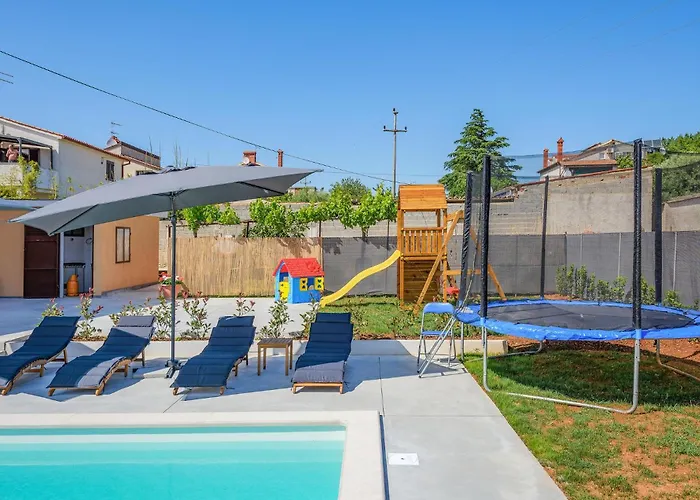 4 Bedroom Pet Friendly In Sikici Pula