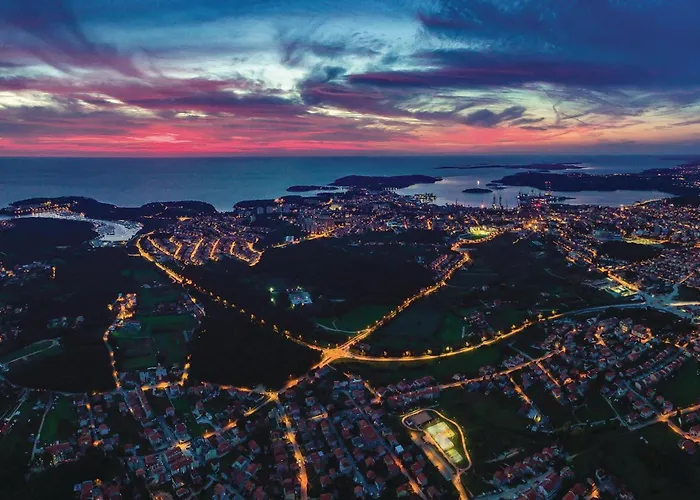 4 Bedroom Pet Friendly In Sikici